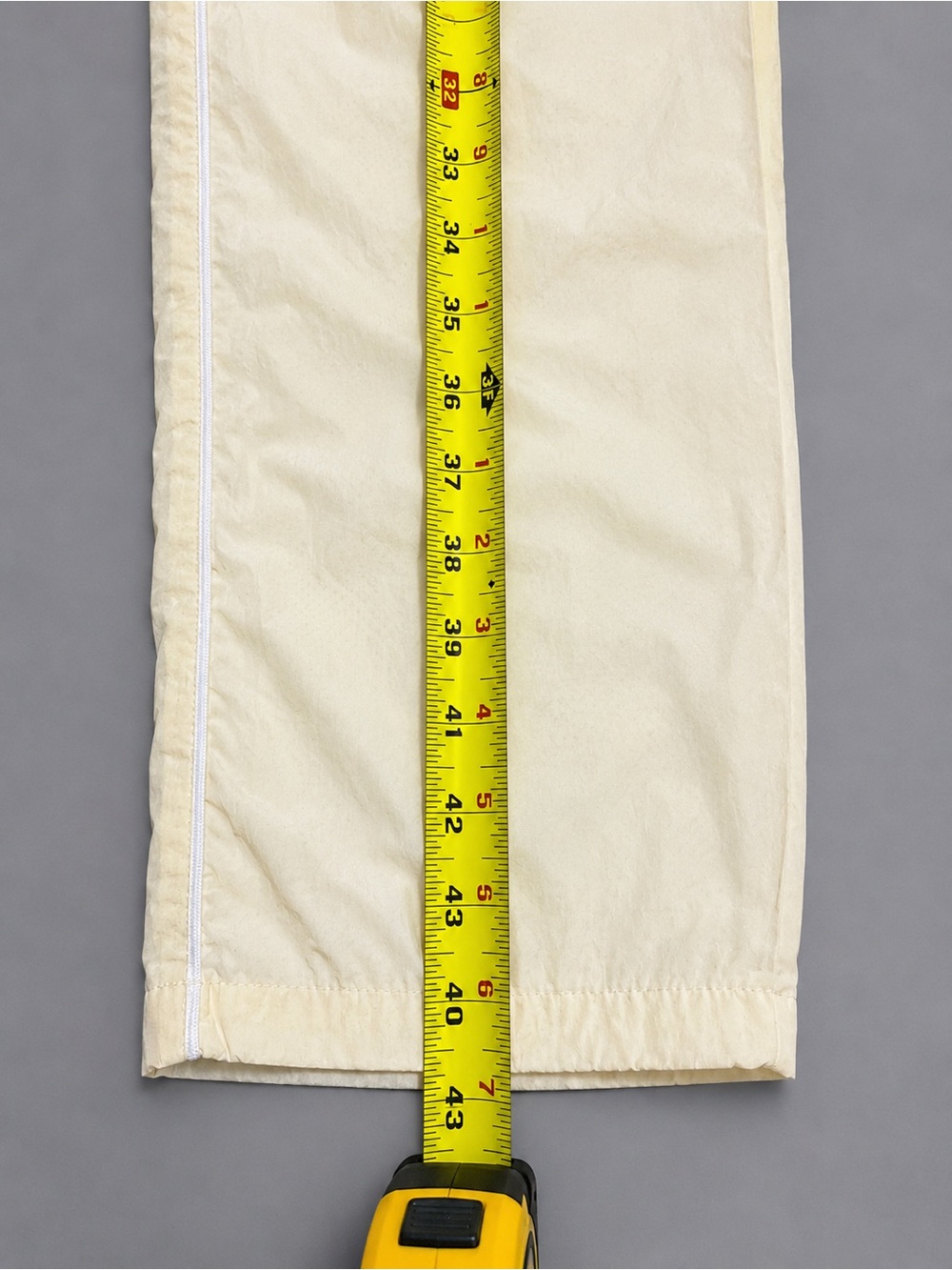 LCKR Men’s Relaxed Fit Track Pants Large Cream Nylon Wide Leg - Picture 5 of 6